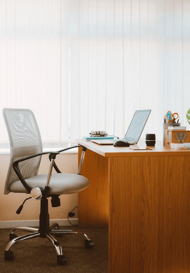 cadeira ergonomica com suporte de braços