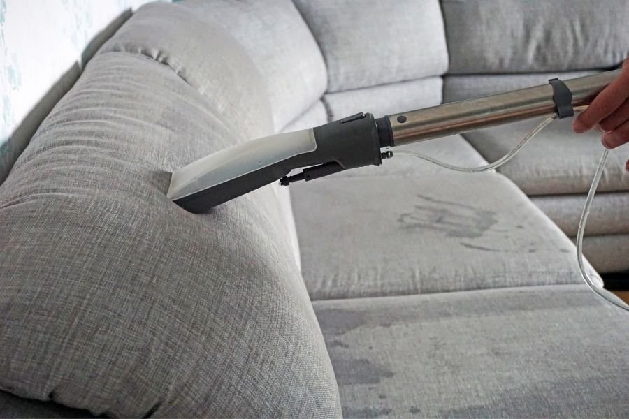 como lavar sofa a seco com aspirador 