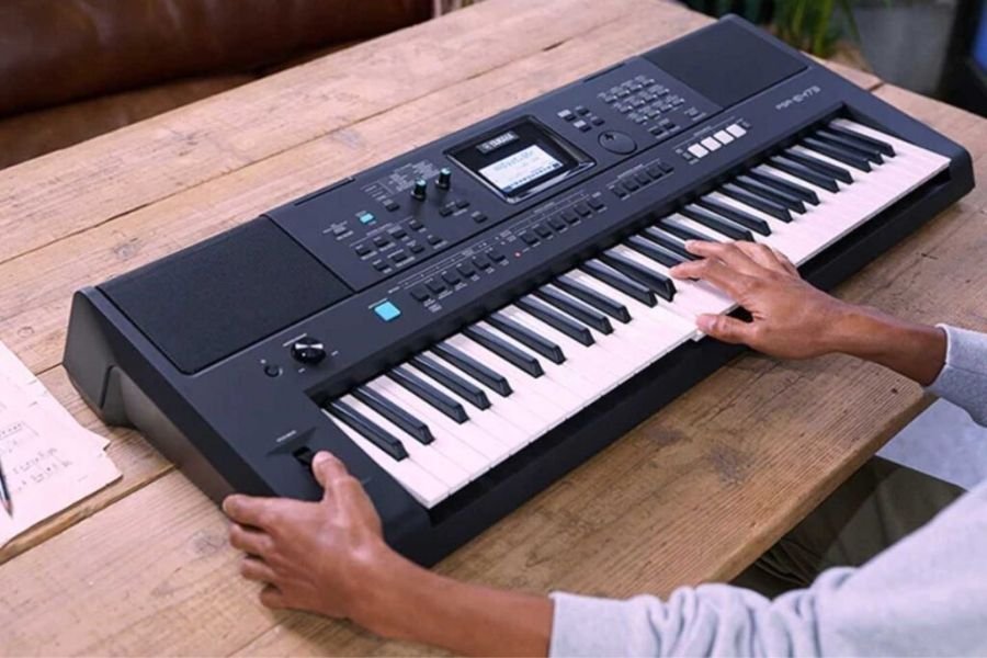 teclado yamaha psr-e373 é bom